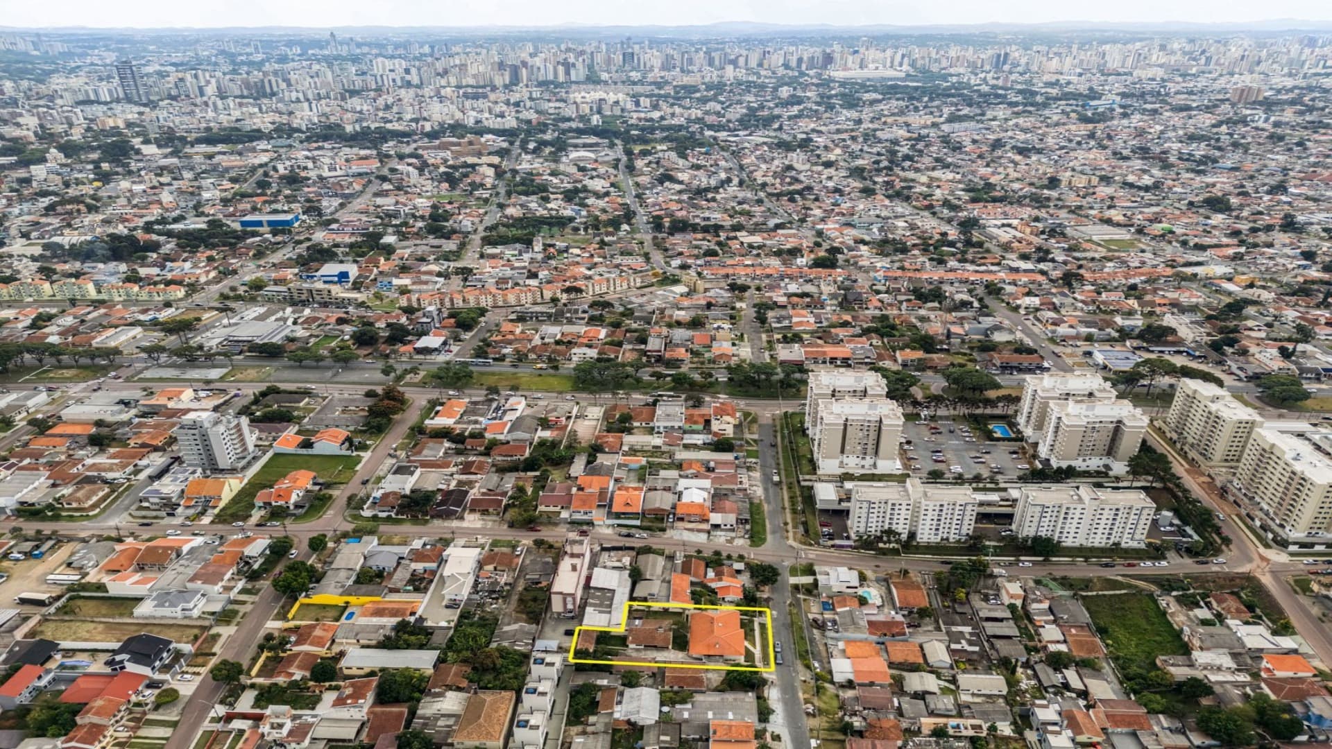 TERRENO ZR3 NO GUAÍRA| 1.056M² COM CASA TÉRREA AMPLA (1 / 30)