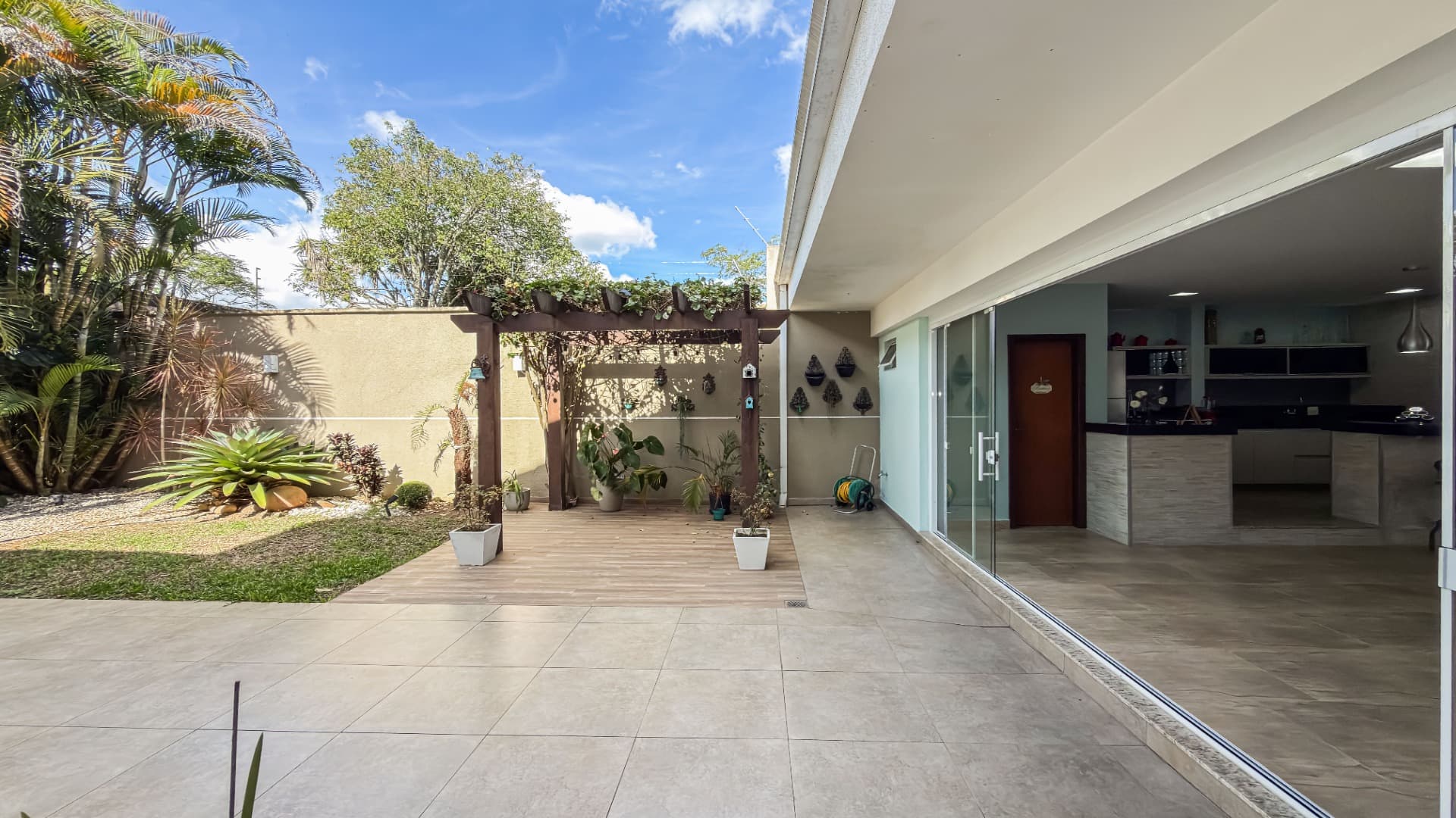 CASA 4 QUARTOS 1 SUÍTE CONDOMÍNIO BELA VISTA CASCATINHA (30 / 31)