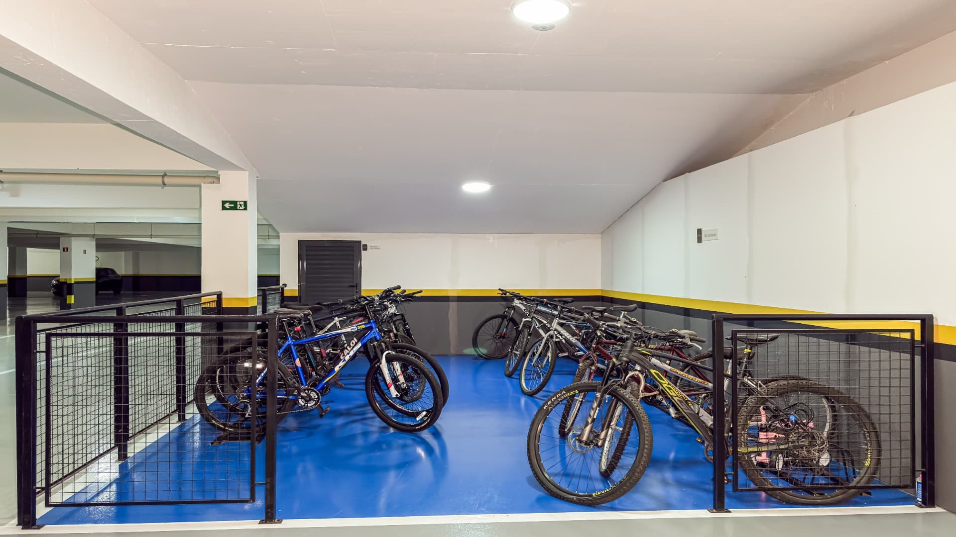 EXCELENTE APARTAMENTO NOVO COM 3 DORMITÓRIOS, 2 VAGAS COM ARMÁRIOS (29 / 30)