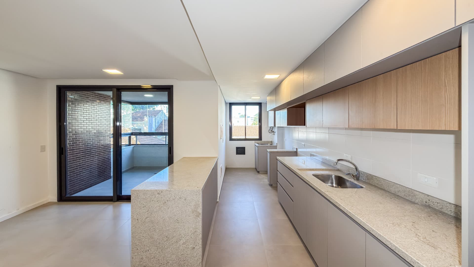 EXCELENTE APARTAMENTO NOVO COM 3 DORMITÓRIOS, 2 VAGAS COM ARMÁRIOS (2 / 30)