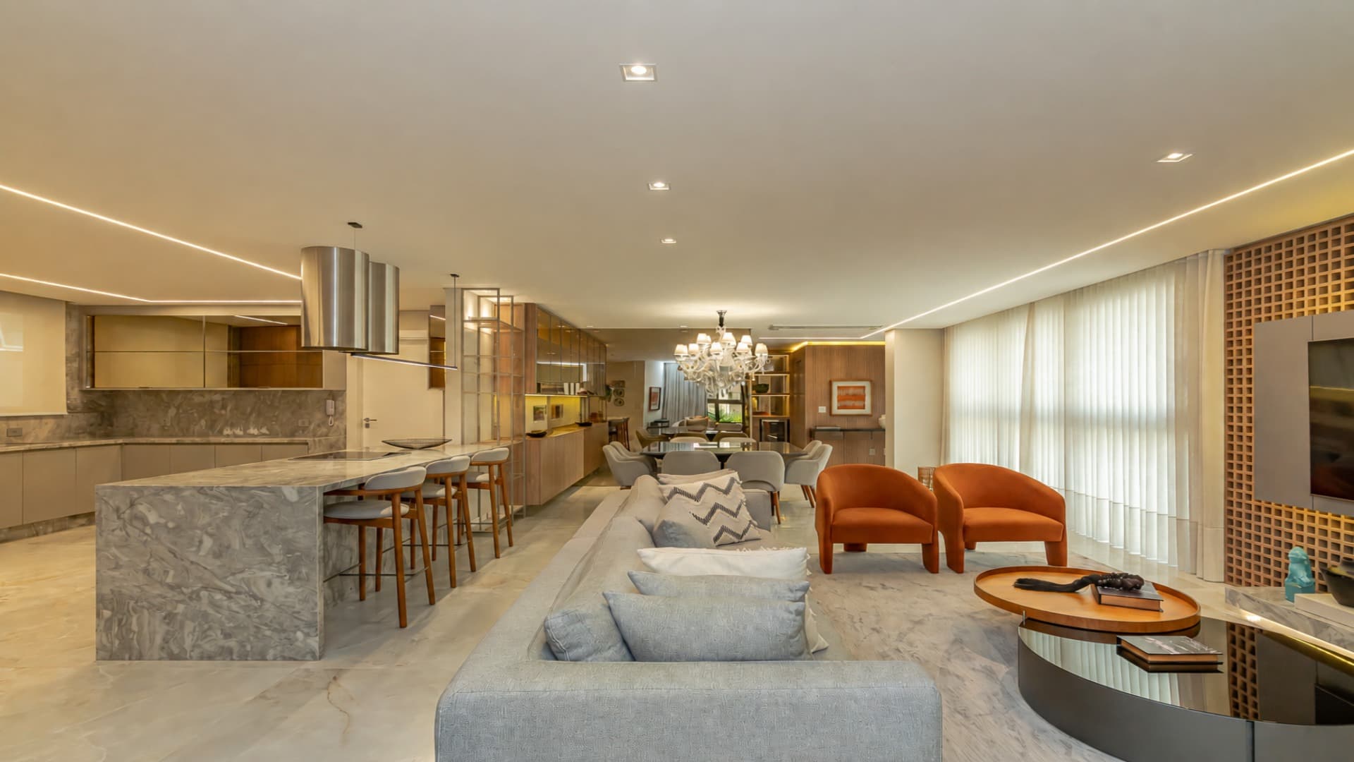 APARTAMENTO MOBILIADO NO ÁGUA VERDE (1 / 28)